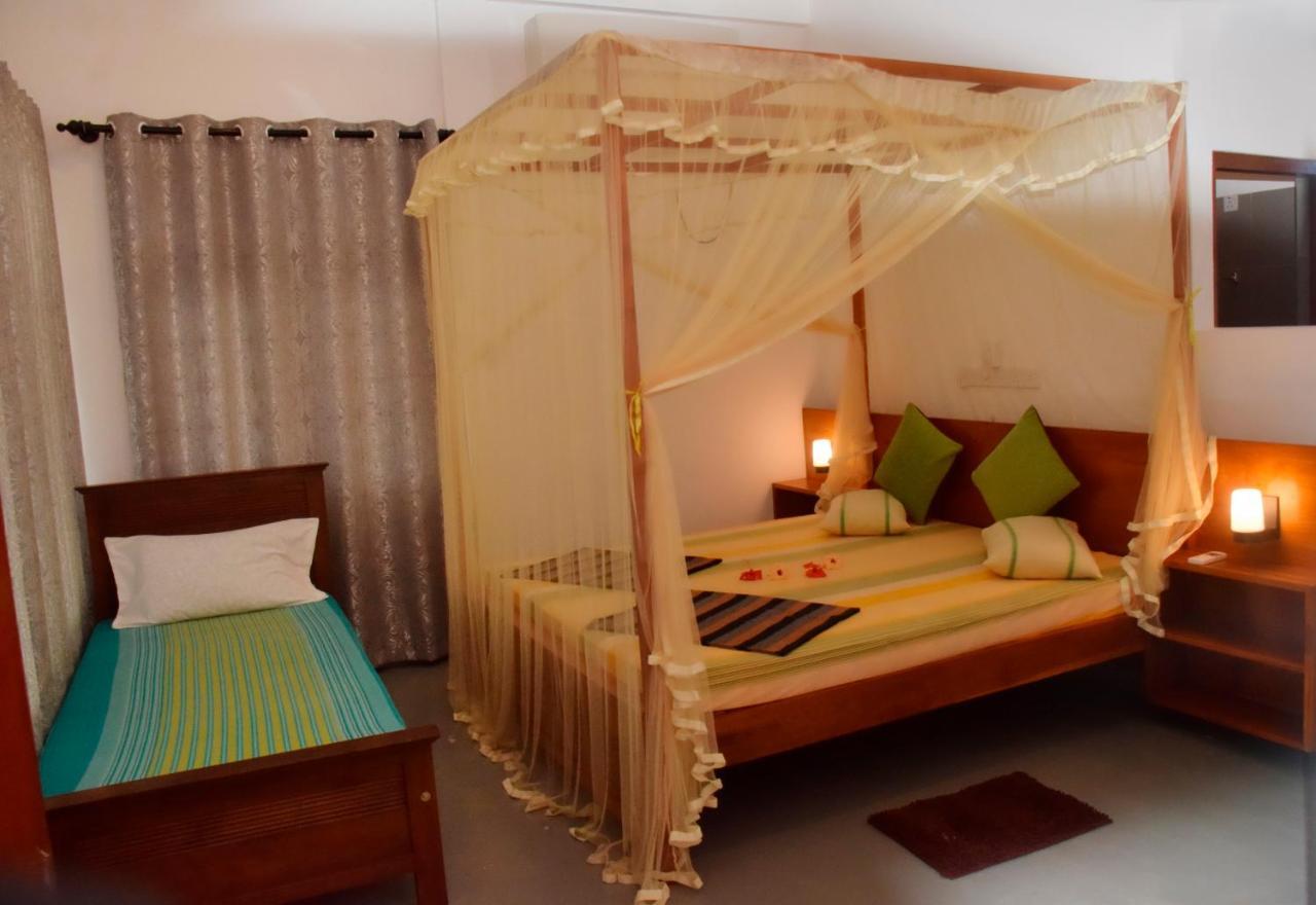Mira Whales Resort Mirissa Extérieur photo