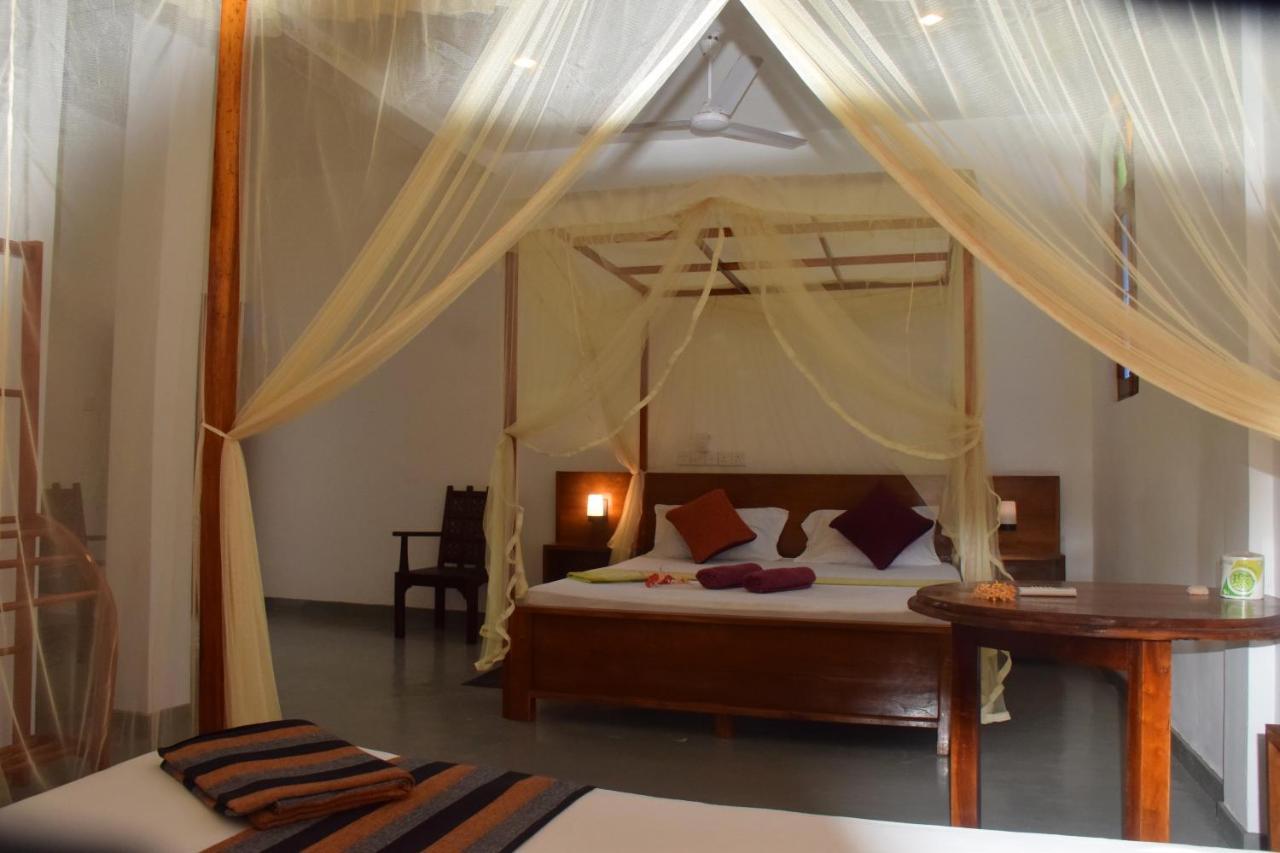 Mira Whales Resort Mirissa Extérieur photo
