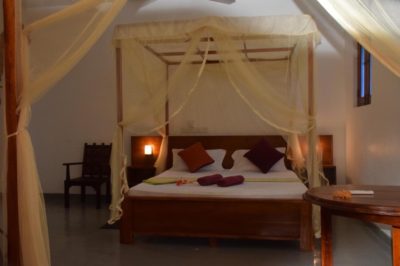 Mira Whales Resort Mirissa Extérieur photo