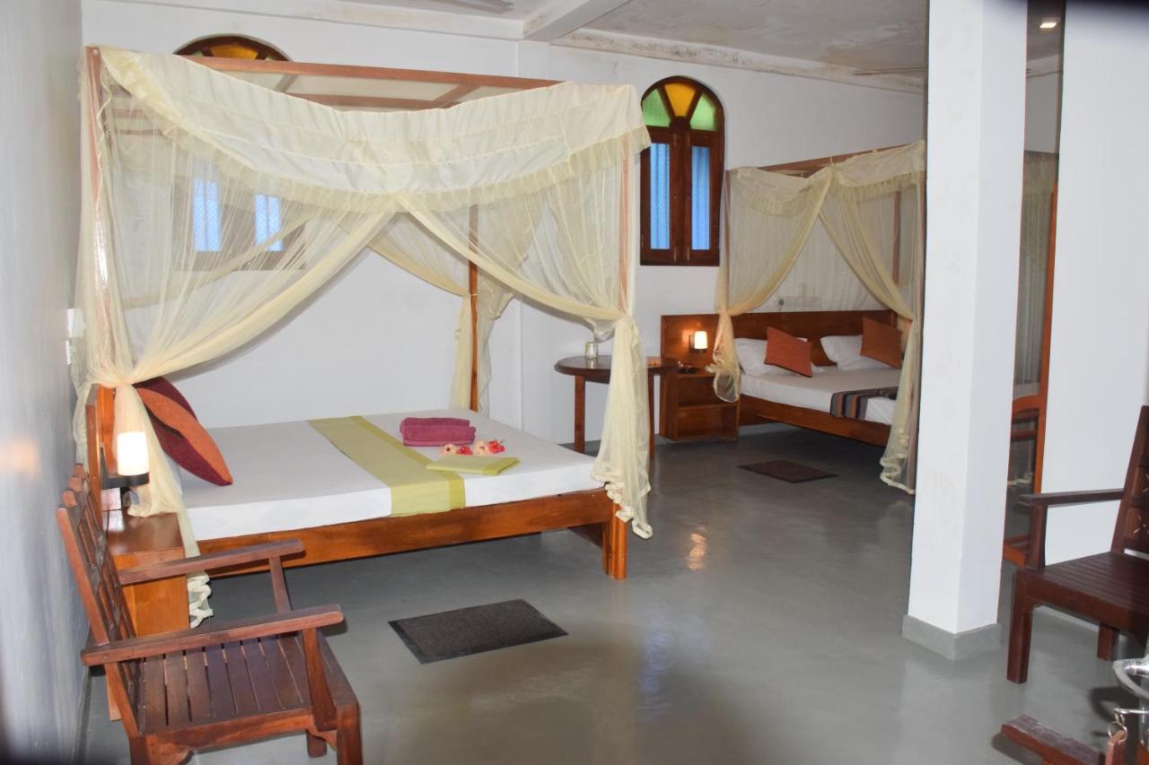 Mira Whales Resort Mirissa Extérieur photo