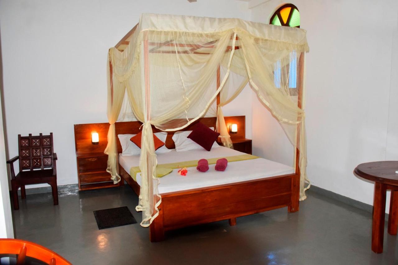 Mira Whales Resort Mirissa Extérieur photo