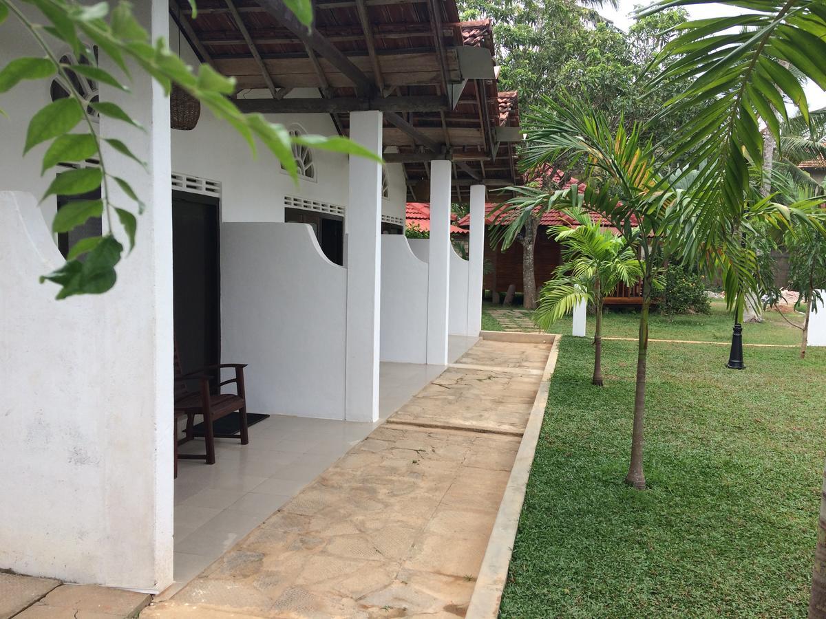 Mira Whales Resort Mirissa Extérieur photo