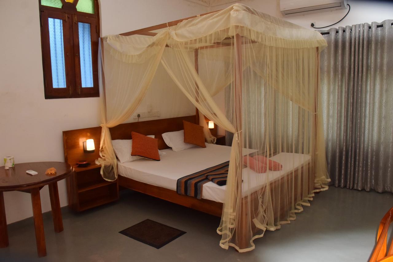 Mira Whales Resort Mirissa Extérieur photo