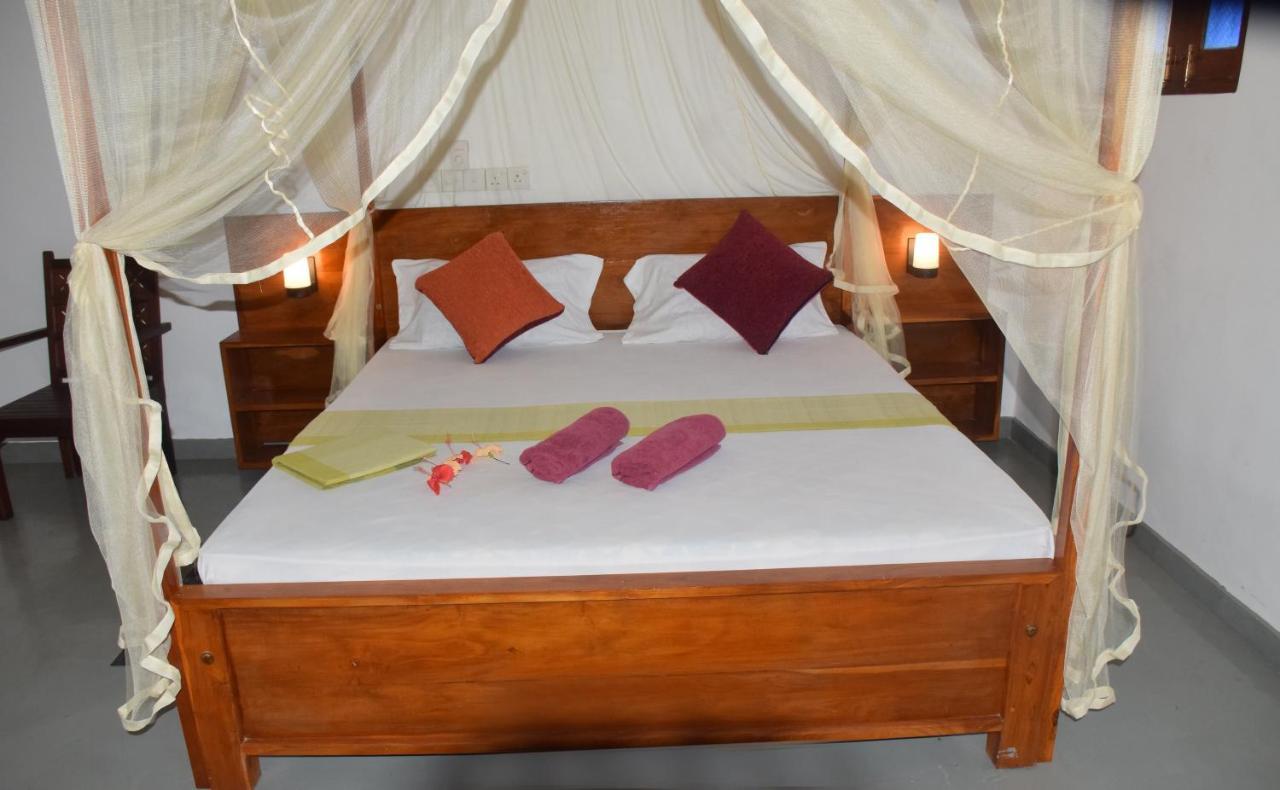 Mira Whales Resort Mirissa Extérieur photo